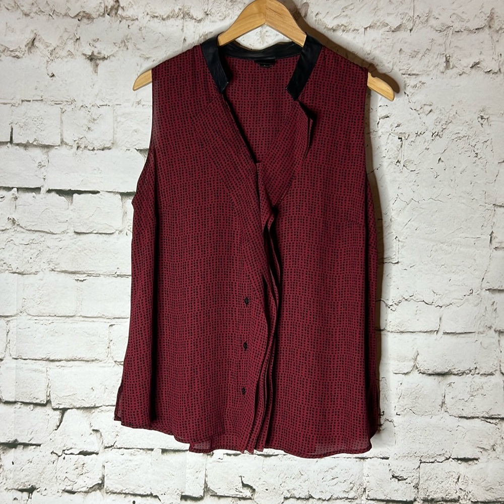 Women’s maroon and black print sleeveless top L